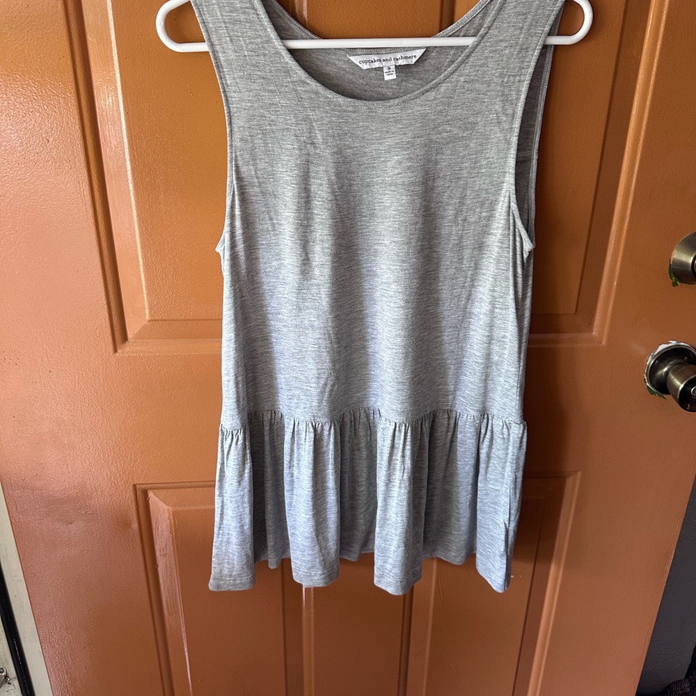 Cupcakes & Cashmere Gray Ruffled Tank Top